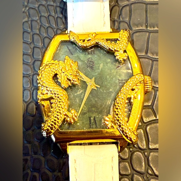 Jade white leather watch main image 10
